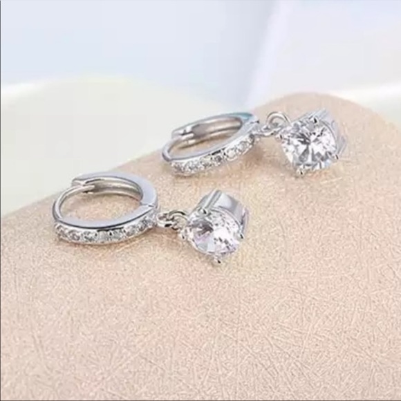 HOOP 925 STERLING SILVER DIAMOND SOLITAIRE EARRINGS, NICE EARRINGS,CUTE EARRINGS - Picture 7 of 7